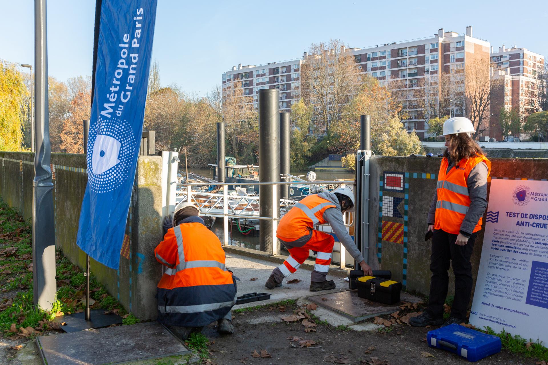 Installation de batardeaux à Villeneuve-la-Garenne