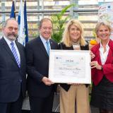 Remise d'un Coquelicot d'Or